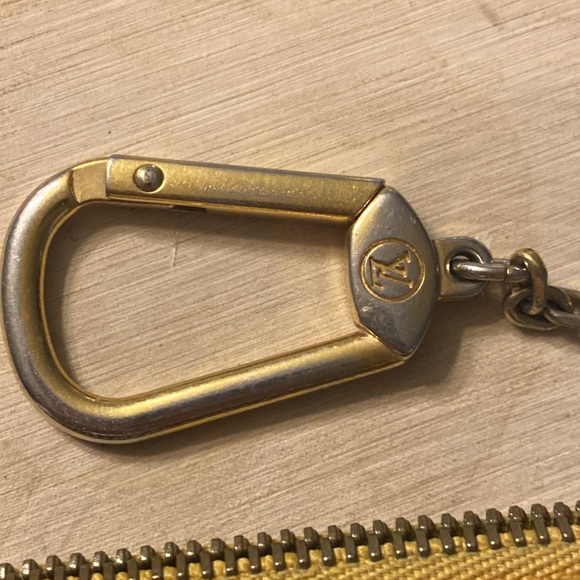 Louis Vuitton Yellow Epi Key Pouch - Picture 6 of 9
